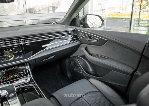 Audi RSQ8