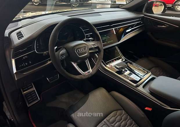 Audi RSQ8