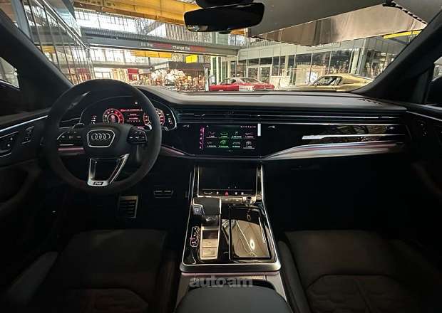 Audi RSQ8