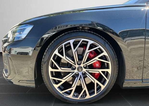 Audi S8/R8