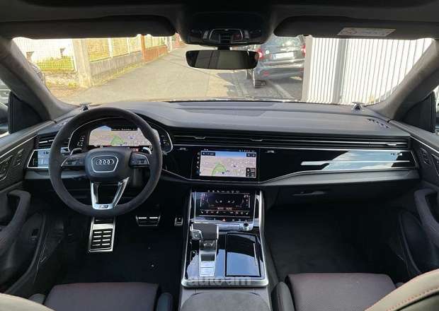 Audi RSQ8