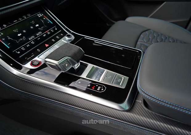 Audi RSQ8