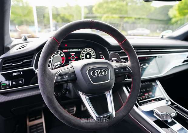 Audi RSQ8