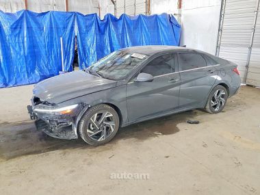 Hyundai Elantra  2025 