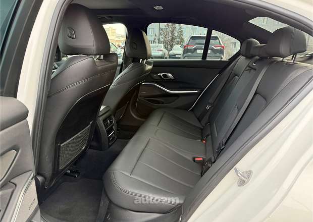 BMW 330