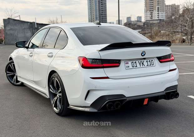 BMW 330