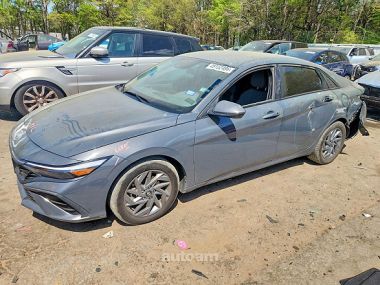 Hyundai Elantra  2024 