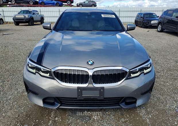 BMW 330