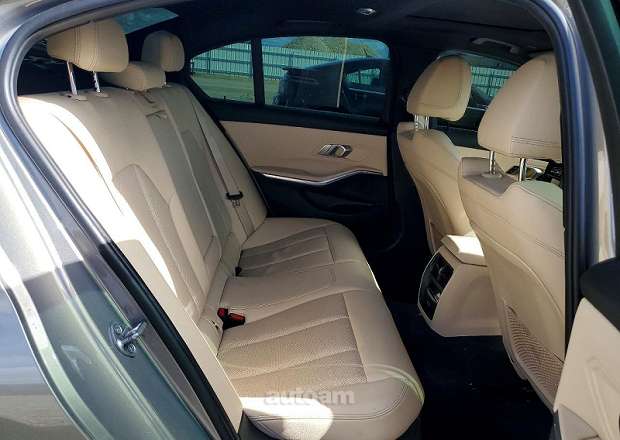 BMW 330