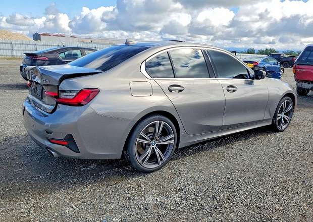 BMW 330