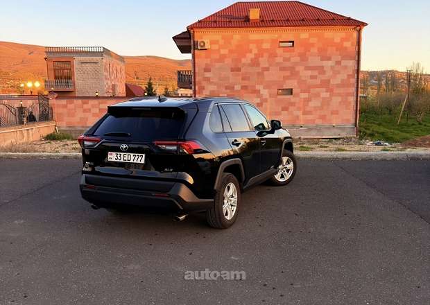 Toyota Rav 4