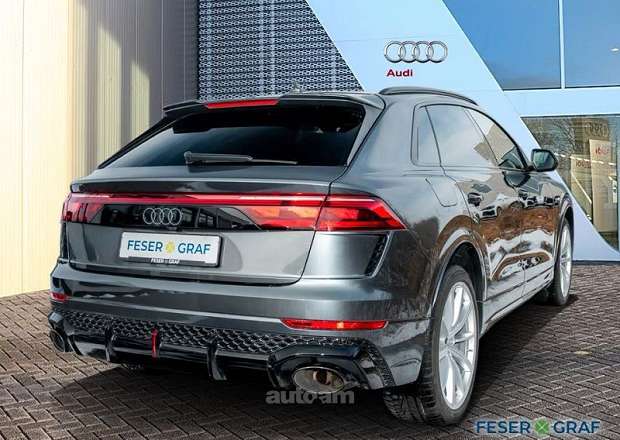 Audi RSQ8