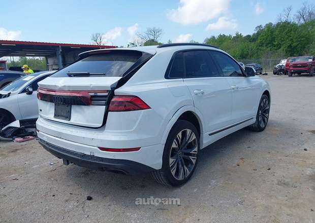 Audi Q8