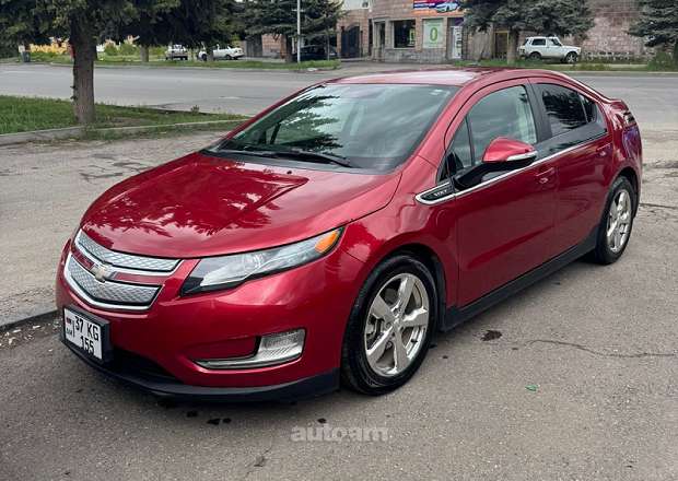 Chevrolet Volt 2013 — photo 1