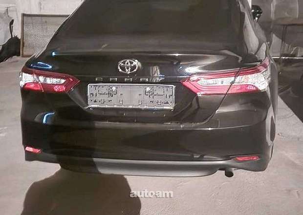 Toyota Camry 2020 — photo 2