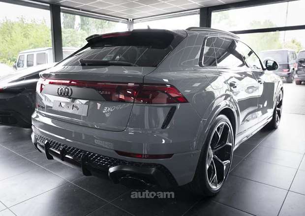 Audi RSQ8