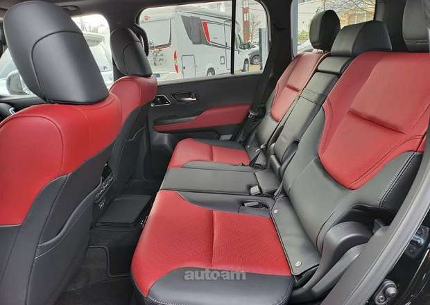 Toyota Land Cruiser 300