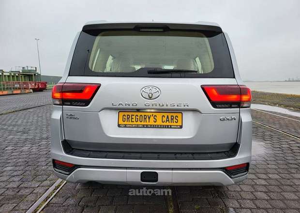 Toyota Land Cruiser 300