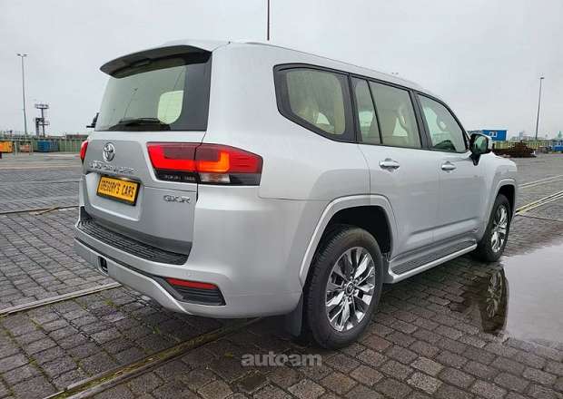 Toyota Land Cruiser 300