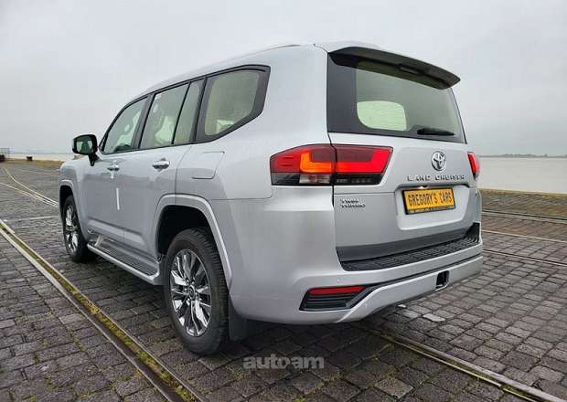 Toyota Land Cruiser 300