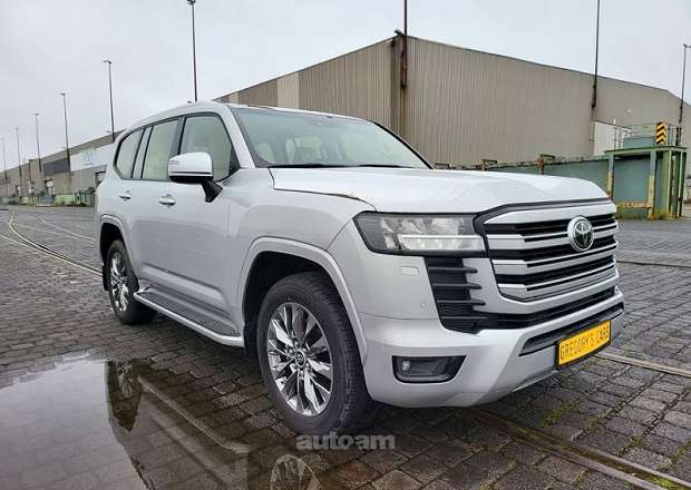 Toyota Land Cruiser 300
