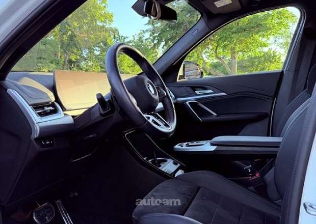 BMW iX1