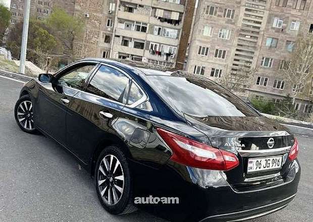 Nissan Altima