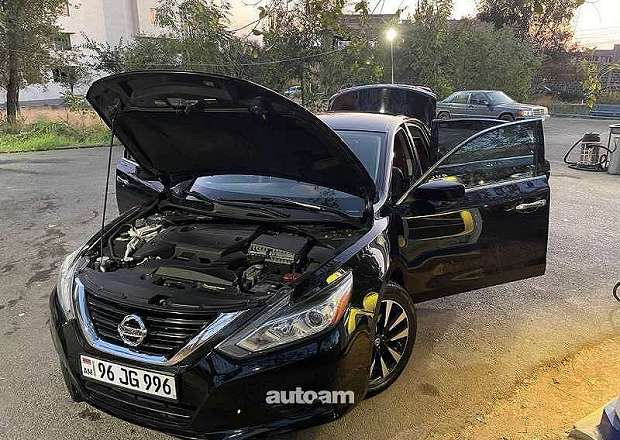 Nissan Altima