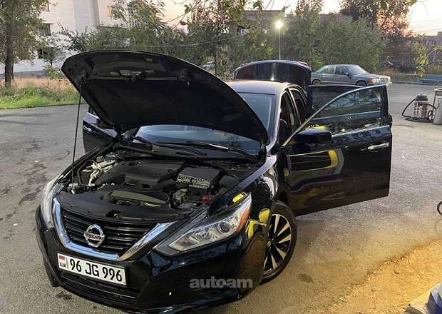 Nissan Altima