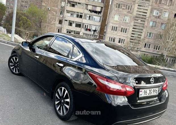 Nissan Altima