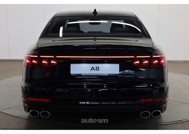 Audi S8/R8