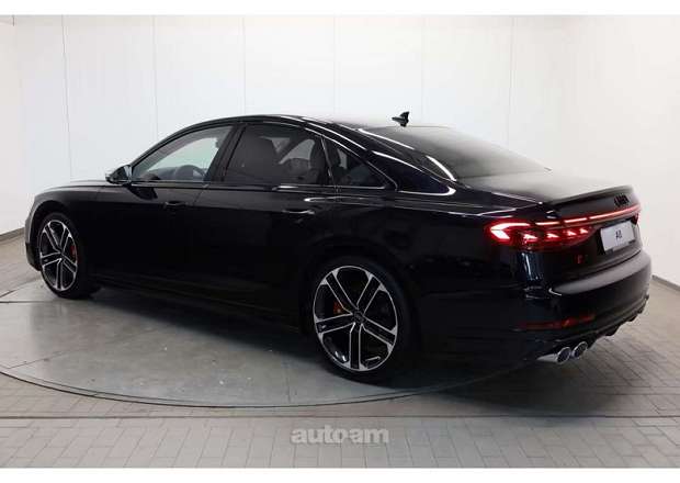Audi S8/R8