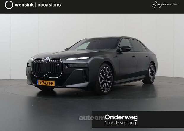 BMW i7