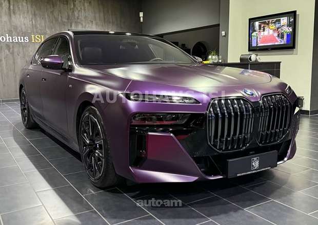 BMW i7