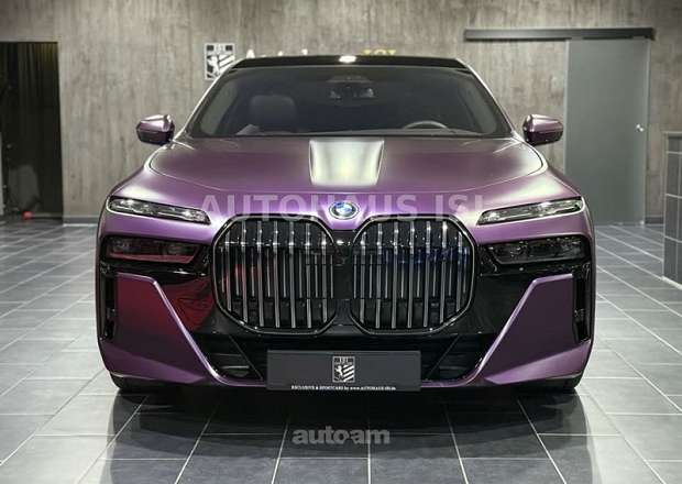 BMW i7