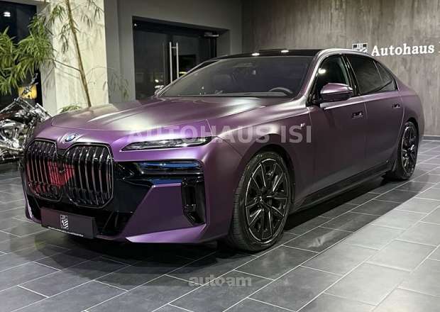 BMW i7