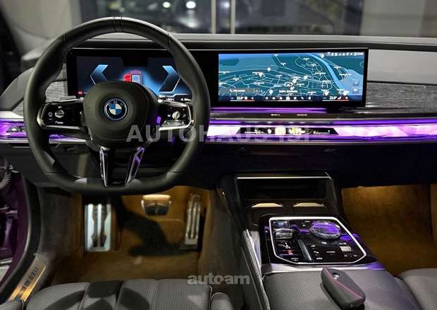 BMW i7