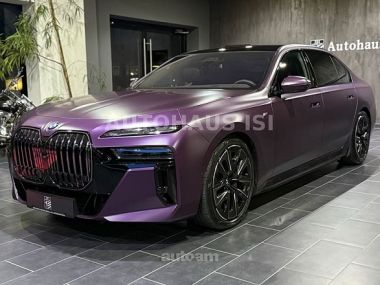 BMW i7  2024 