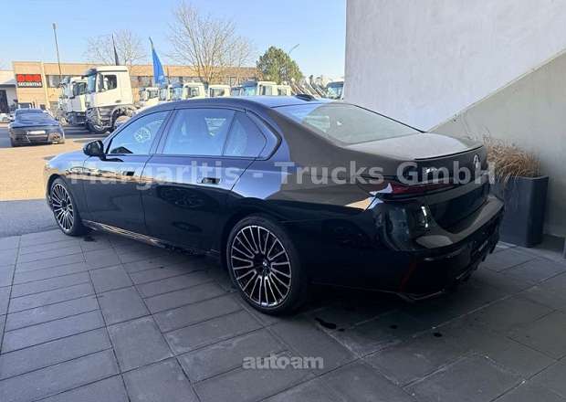 BMW 740