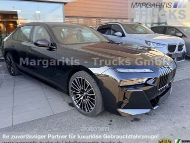 BMW 740  2025 