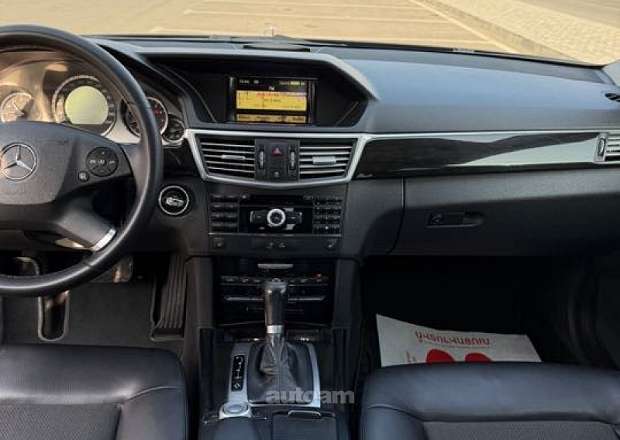 Mercedes-Benz E 200