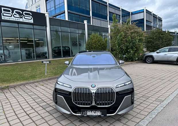 BMW 740