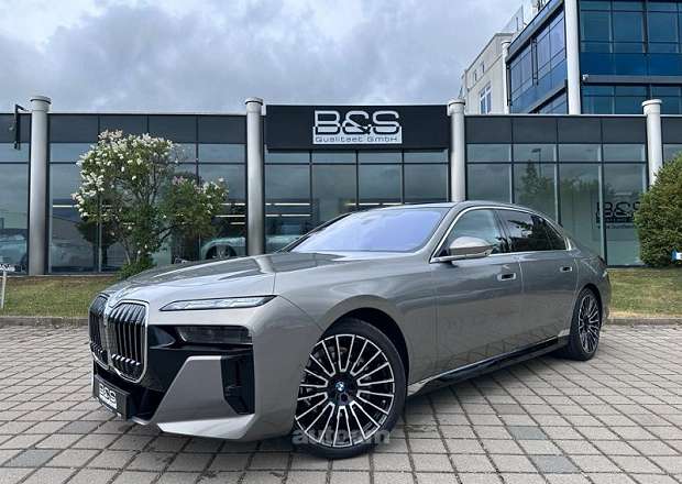BMW 740