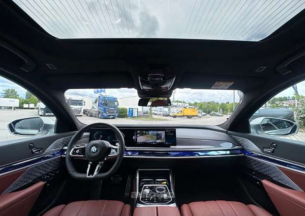 BMW 740