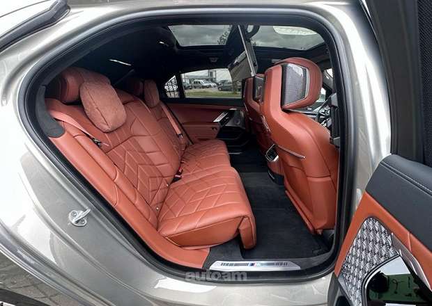 BMW 740