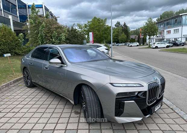 BMW 740