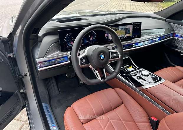 BMW 740