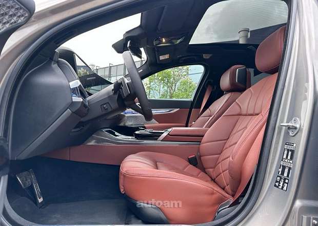 BMW 740