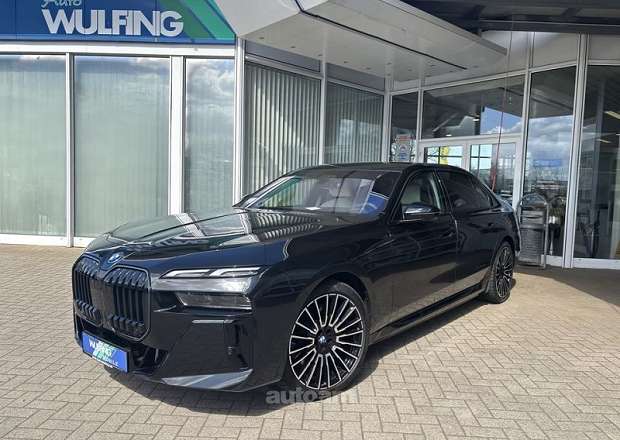 BMW i7