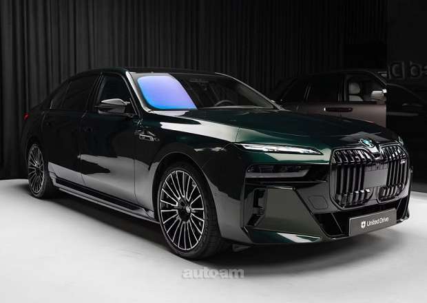 BMW i7